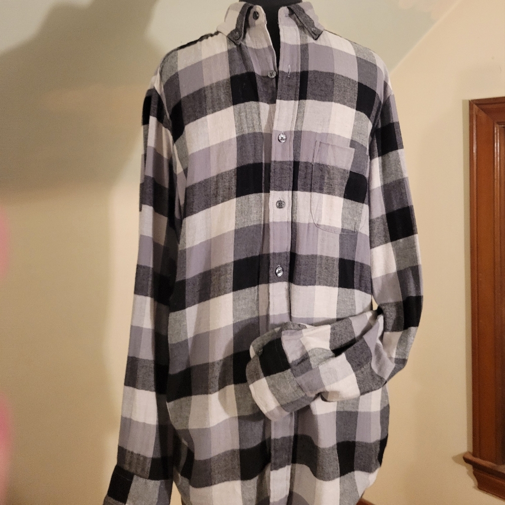 Men's Black and White Plaid Shirt Size S